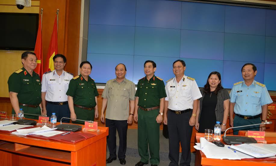 Thủ tướng Chính phủ Nguyễn Xuân Phúc làm việc với Bộ Quốc phòng